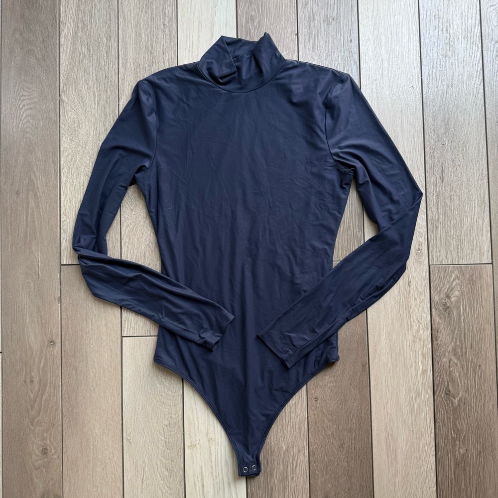Abercrombie & Fitch Navy Long Sleeve Bodysuit - Picture 2 of 4